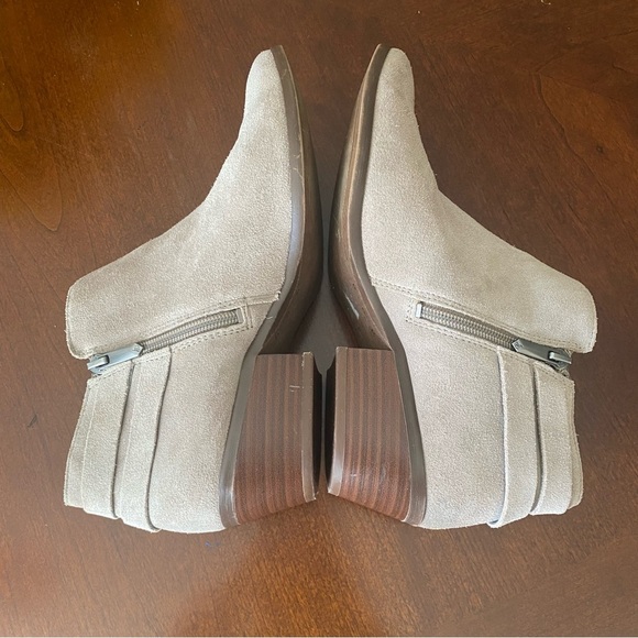 Sam Edelman | Petal Suede Ankle Boots - Picture 5 of 9